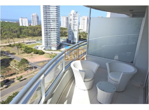 Imagen 27 de 30 de En Exclusividad Departamento De Metraje De 2 Dormitorios Transformado En Loft Roosevelt, Punta Del Este Piso Alto Con Vista Al Mar!
