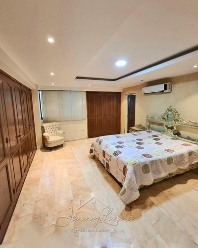 Venta Apartamento Urb. La Soledad, 197mts Exclusivo Maracay Aragua