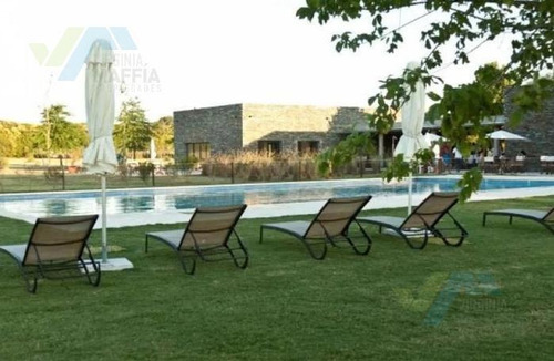 Imagen 15 de 20 de Venta Terreno En San Sebastián Area 13, Frente A Plaza!
