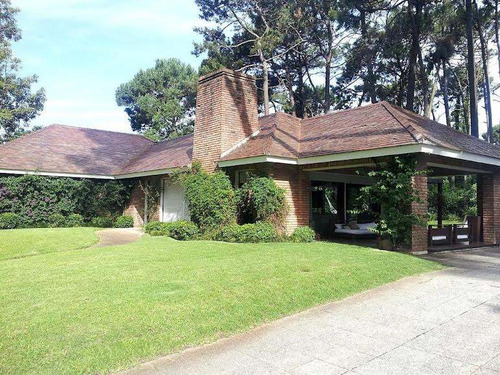Casa En Alquiler De 3 Dormitorios C/ Cochera En Lugano