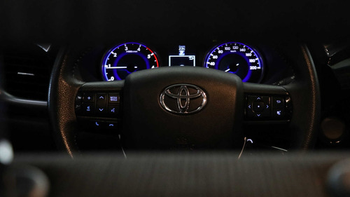 Toyota Hilux 2.8 Cd Srv 177cv 4x2 At - 138376 - C