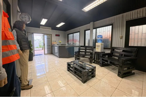 Bodega Con Oficina En Recoleta