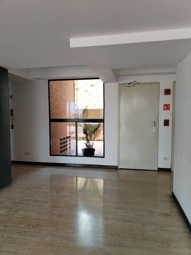 Apartamento En Alquiler El Peñon. Semi Equipado Con Terraza