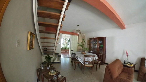 Imagen 5 de 30 de Casas En Venta Zona Este Barquisimeto Código Flex: 21-3430 - 0424 556 57 59 Rentahouse Centro Occidente Monica C.