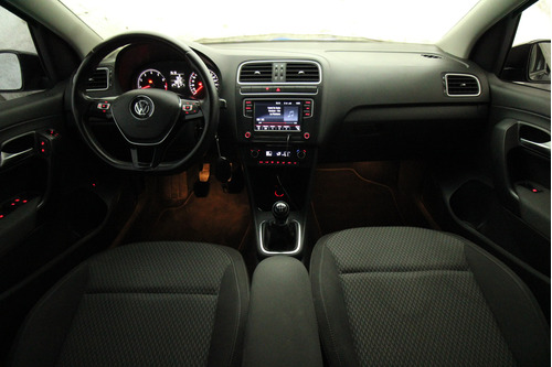 Volkswagen Vento 1.6 Confortline Mt