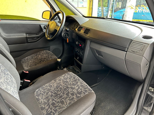 Imagem 2 de 13 de Chevrolet Meriva 2004 1.8 5p