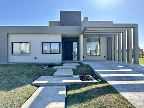 Casa En Venta 4 Ambientes En Una Planta Con Pileta - Barrio Privado San Lucas