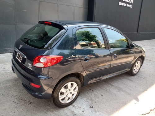 Imagen 10 de 15 de Peugeot 207 2014 1.4 Sedan Allure 75cv
