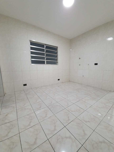 Imagem 3 de 14 de Vendo Sobrado Três Dormitórios Próximo Metro Capão