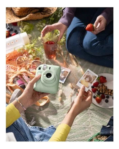 Câmera Instantânea Fujifilm Instax Mini 12 Cor Verde