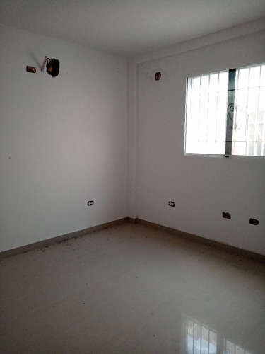 Imagen 7 de 14 de Town House Conj Priv Doña Helena, Los Robles