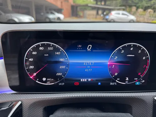 Mercedes Benz Cla 200 Amg Line 2024