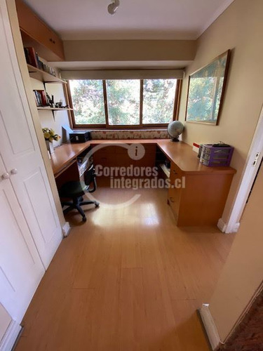 Casa En Venta De 6 Dorm. En Lo Barnechea
