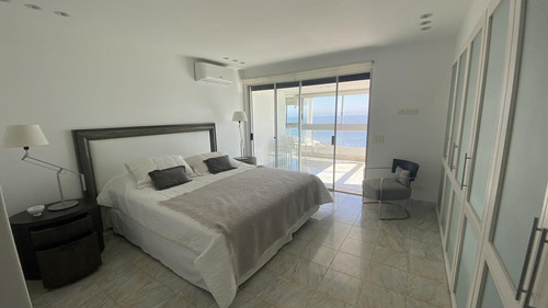 Apto, Vista Al Mar, Parrillero Propio, 3 Dorm Mas Servicio