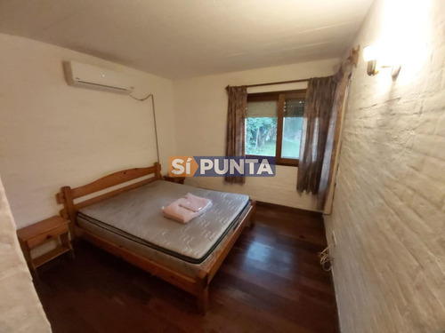 Imagen 11 de 17 de Casa De 5 Dormitorios Y Piscina En Altos Del Pinar. Alquiler Y Alquiler Anual