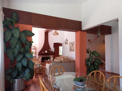 Casa Sola En Lomas De Atzingo, Cuernavaca, Morelos - Ber-1024-cs*