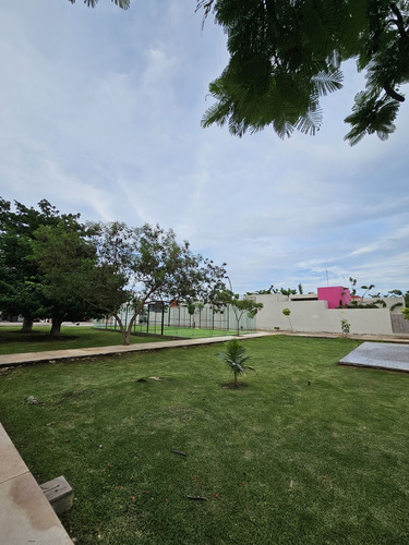 Casa De Una Planta Con Alberca Ubicada Canarias Conkal.