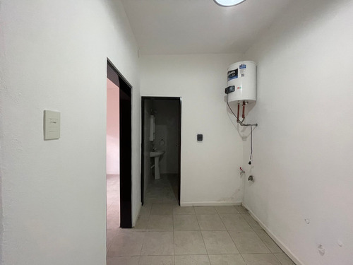 Casa Con Dos Departamentos En Venta - Barrio El Hospital - Luján