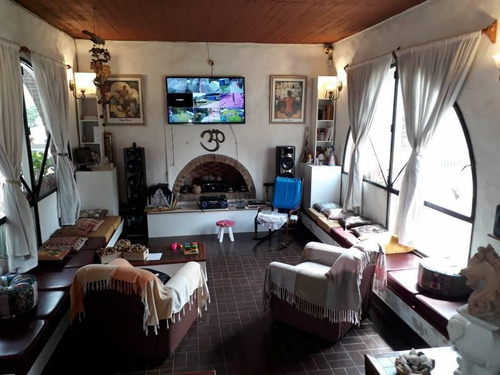 Imagen 9 de 19 de Venta Chalet En 2 Plantas Con Excelente Ubicación - Moreno Norte
