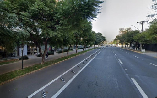 Local Comercial En Arriendo Eleodoro Yañez, Thayer Ojeda