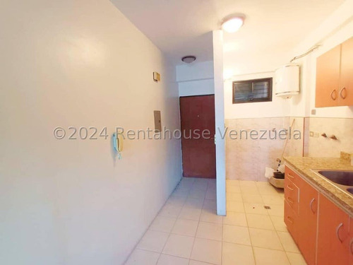 Marcos Gonzalez Alquila Bello Apartamento Zona Este Barquisimeto - Lara. #25-5104