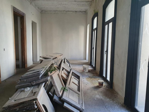 Imagen 9 de 18 de Edificio : 18 De Julio Y Vazquez, Esquina , 600 M2, 3 Plantas, Ascensor !!