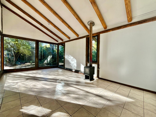 Cómoda Y Funcional Casa Con Excelente Conectividad