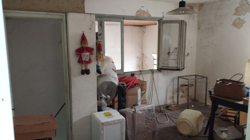 Casa De Pasillo Unico A Reciclar En Su Totalidad