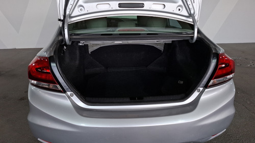 Honda Civic 1.8 LX MT 4DRS