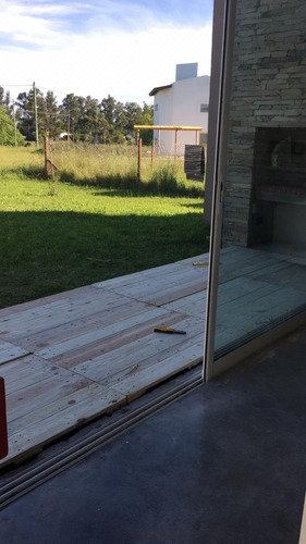 Imagen 13 de 13 de Casa Moderna Diseño Minimalista. 80 Mts Cuadrados, En Barrio Cerrado Las Lomas
