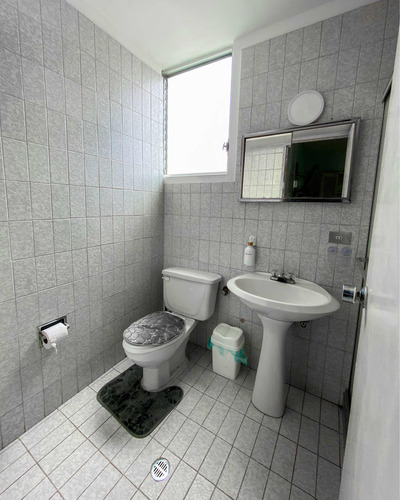 Apartamento Vacacional En La Guaira Con Piscina Frente A La Playa