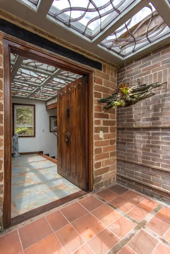 Casa En Venta En Loma Del Escobero. Cod V1148
