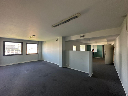 Oficina En Alquiler - Monserrat, Zona Uade - 129 M2