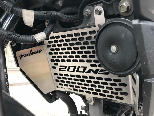 Imagen 1 de 5 de Protector Radiador En Acero Inoxidable Pulsar 200 Ns