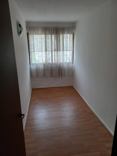 Venden Dueños Depto Duplex En Segundo Piso, Villa Uc, Macul