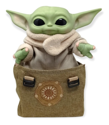 Imagen 5 de 6 de Baby Yoda Con Sonido Real Con Mochila Articulado