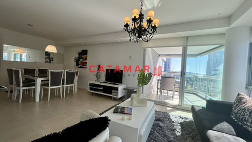 Imagen 4 de 24 de Alquiler Departamento Dos Dormitorios Y Medio Playa Mansa Punta Del Este - Punta Del Este Mansa