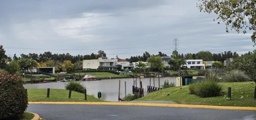 Casa En Venta - 4 Dormitorios 4 Baños - Tigre