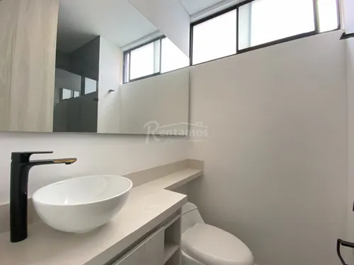 Apartamento En Venta En El Poblado. Cod V776055