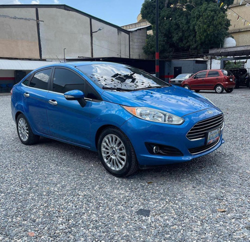 Imagen 3 de 11 de Ford Fiesta Titanium