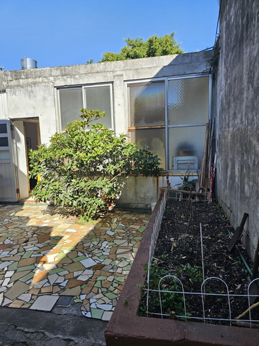Venta Casa Multifamiliar 5 Ambientes Con Local Comercial En Martínez