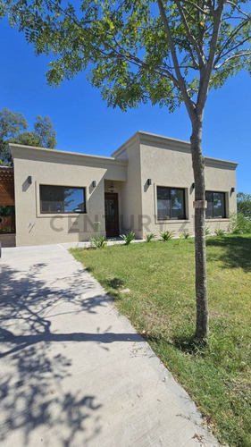 Venta Casa 4 Ambientes En Pilar