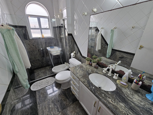 Aparapartamento Com 5 Quartos No Boqueirão Em Santos