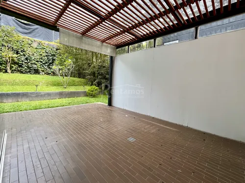 Casa En Venta En Tres Esquinas. Cod V776083
