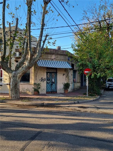 Imagen 2 de 9 de Unico Local En Esquina En Todo El Barrio Sin Expensas