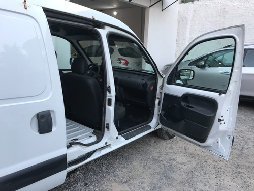 Imagen 17 de 24 de Renault Kangoo Confort 1.6 1pl Año 2018 - Liv Motors