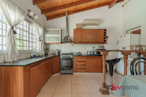 Imagen 8 de 22 de Casa 4 Ambientes Con Fondo Y Piscina Morón