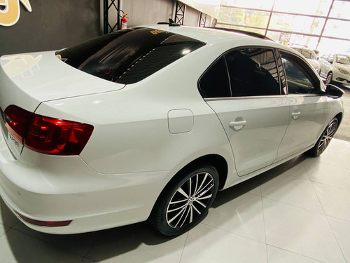 Imagem 4 de 15 de Volkswagen Jetta 2.0 Tsi Highline 211cv Gasolina 4p