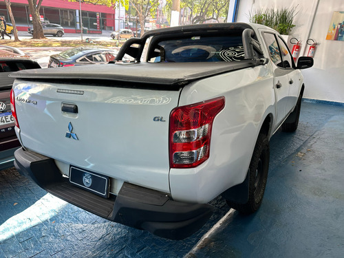 Mitsubishi L200 2.4 Triton Outdoor Glx Cab. Dupla 4x4 4p 6 marchas