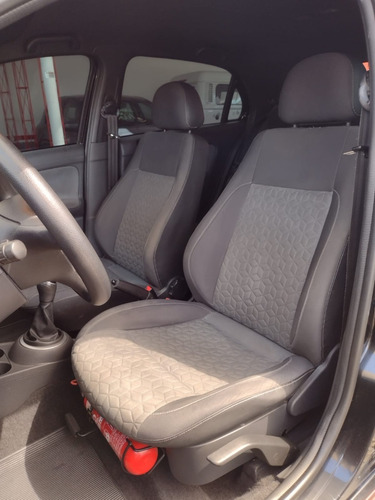 Imagem 13 de 15 de Volkswagem Gol 1.0 Track 2014 Completo Com Rodas